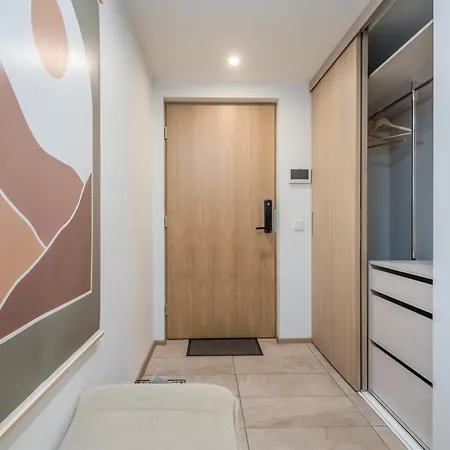 Cozy Center With Desk - Steps To Old Town Таллин