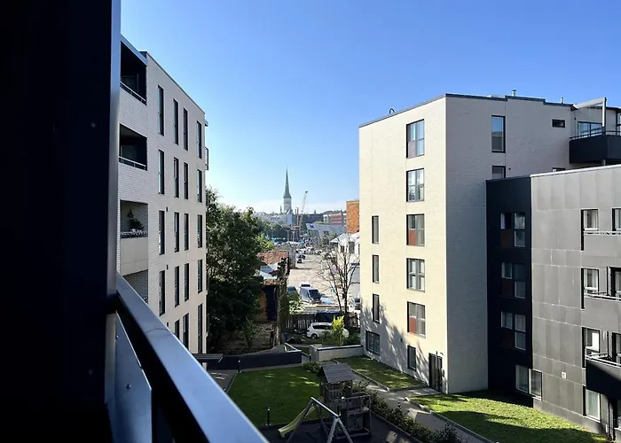 Cozy Center With Desk - Steps To Old Town Апартаменты Таллин