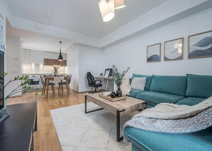 Cozy Center With Desk - Steps To Old Town