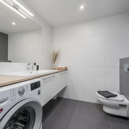 Cozy Center With Desk - Steps To Old Town Apartament Tallin