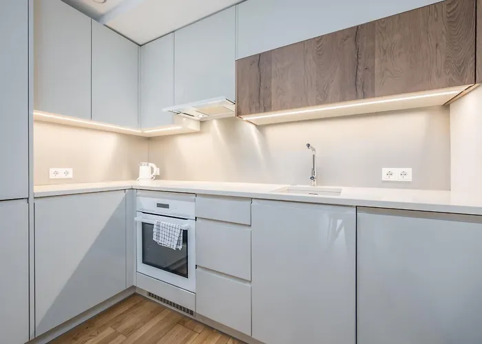 Cozy Center With Desk - Steps To Old Town Apartament