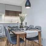 Apartamento Cozy Center With Desk - Steps To Old Town Tallin